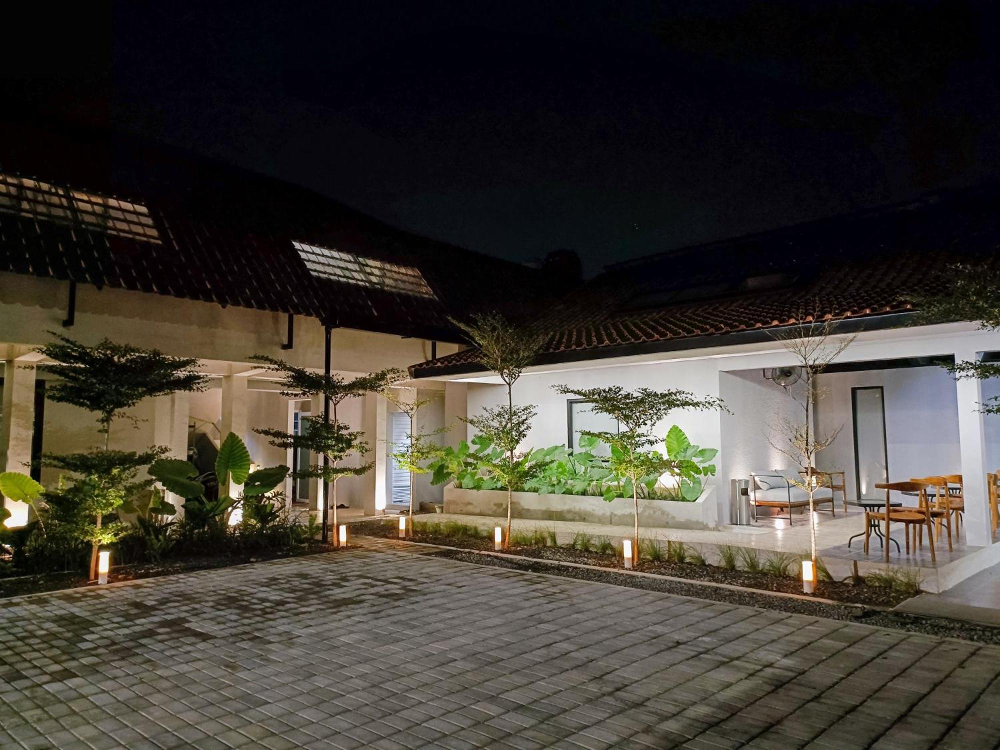 Fx Stay & Coffee Yogyakarta Exteriér fotografie